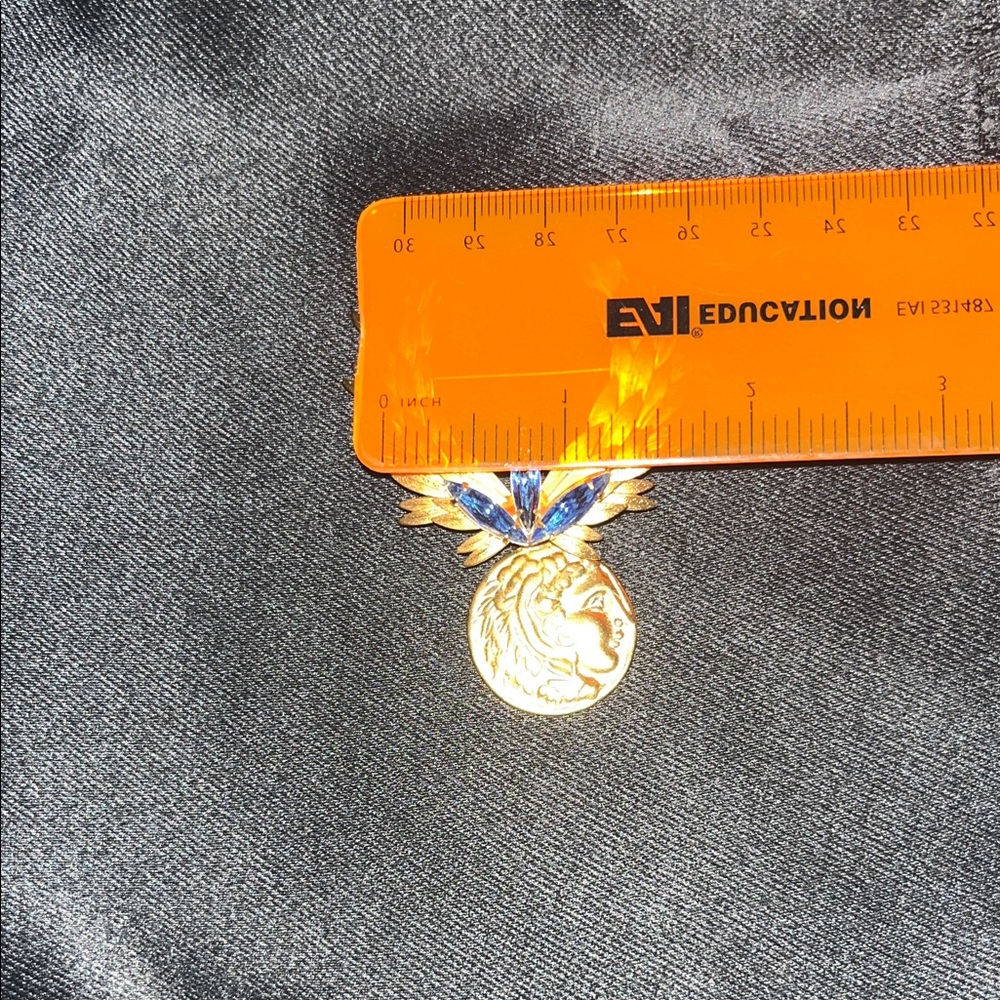 Gold and Blue Winged Brooch - Picture 7 of 7